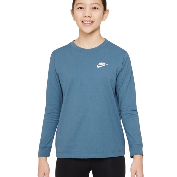 Nike Futura Long Sleeve T-shirt - Picture 2 of 3